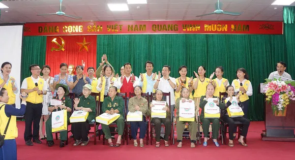 Câu lạc bộ Tình Người tri ân cựu thanh niên xung phong